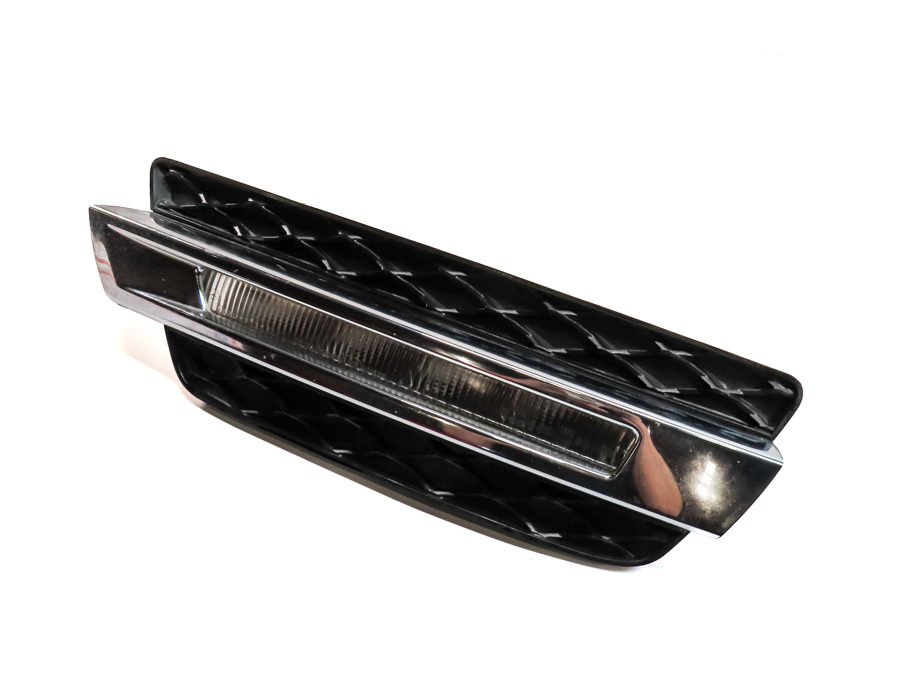 2013-2016 MERCEDES GL CLASS (X166) FRONT LEFT DRL DAYTIME FOGLIGHT LAMP w/ TRIM — exact item pictured